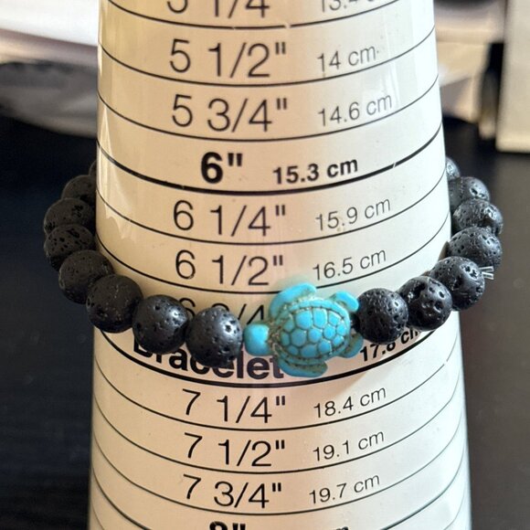 Black Beaded Turtle Charm Bracelet - Picture 4 of 5